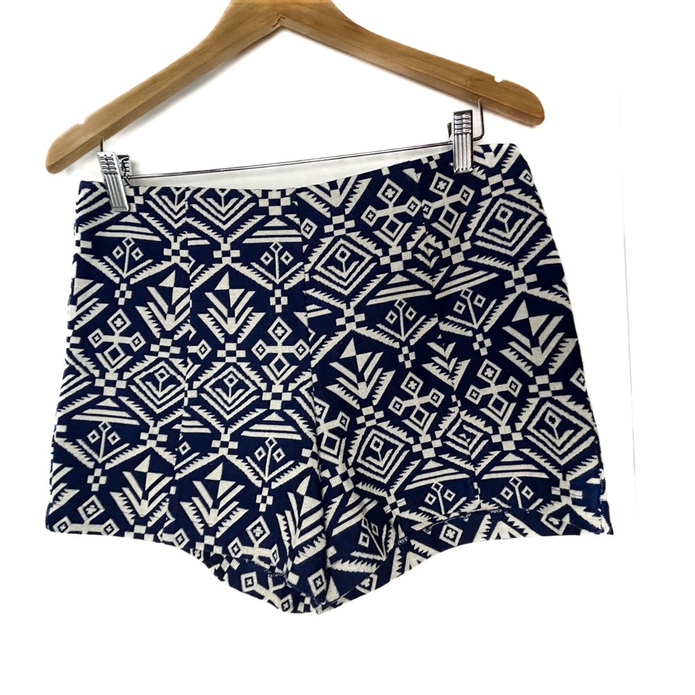 Gianni Bini Dark Blue and White Paisley Shorts Medium